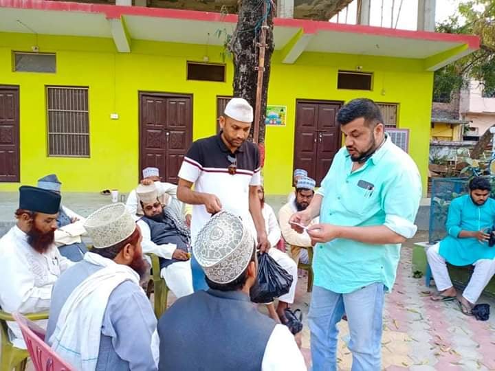 मदरसाहरुलाई मास्क र सेनिटाईजर बितरण र सतर्कता अपनाउन आग्रह