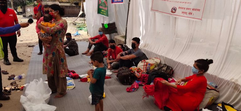 जमुनाहा नाकामा अझै १६ जना नेपाली अलपत्र अवस्थामा