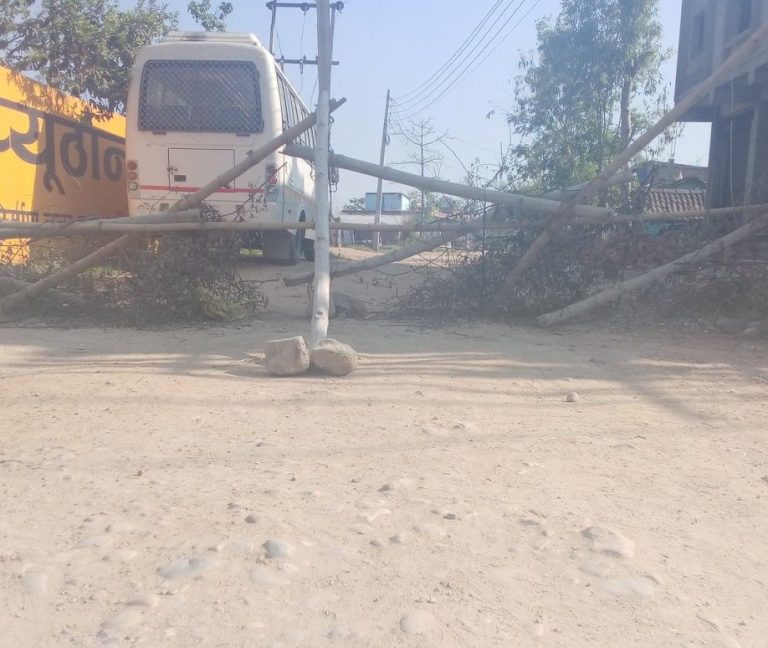 मैटहवा गाउँमा पुर्णरुपमा लकडाउनको पालना