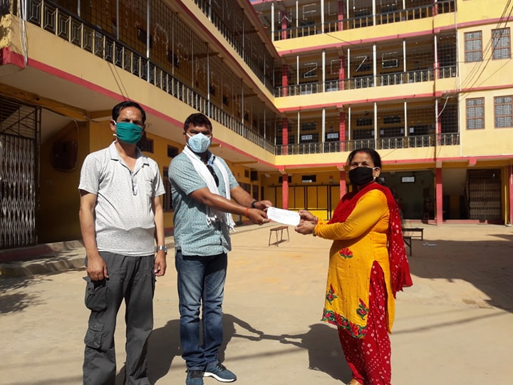सगरमाथा स्कूलद्धारा अति विपन्न परिवारका लागि सहयोग प्रदान