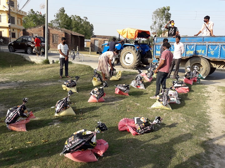 पशुपतिनगरमा रहेका २० जना अति विपन्न परिवारलाई सगरमाथा स्कूलको सहयोग