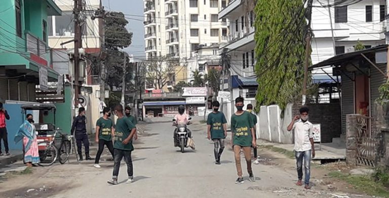 लकडाउन लम्बिएपछि पसल खोल्न पाउनुपर्ने विराटनगरका व्यापारीकाे माग