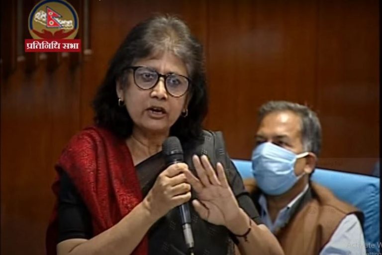 सरिता गिरीको प्रस्तावबारे छलफल गर्न समाजवादीको बैठक बस्दै