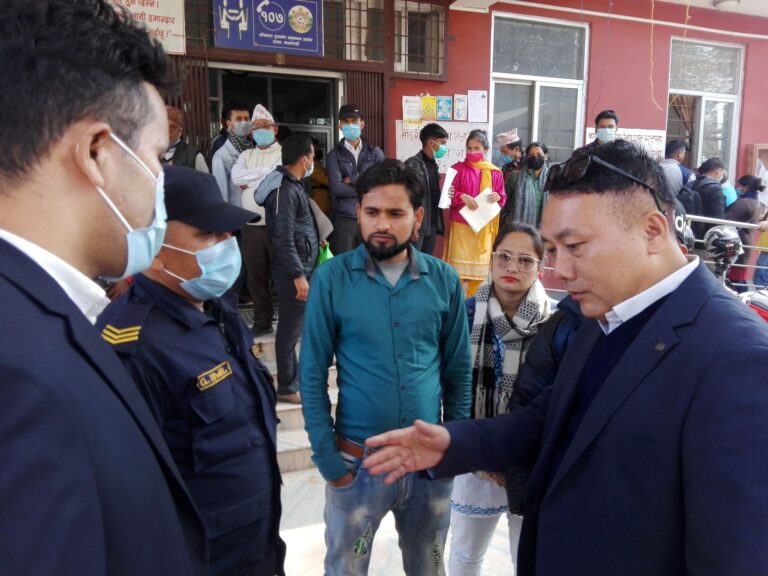 प्रजिअ कुरुम्वाङको मालपोतमा छड्के अनुगमन