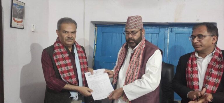 राष्ट्रिय योजना आयोगका उपाध्यक्ष कँडेलद्धारा नरैनापुर आगलागी घटनाबारे स्थलगत अवलोकन