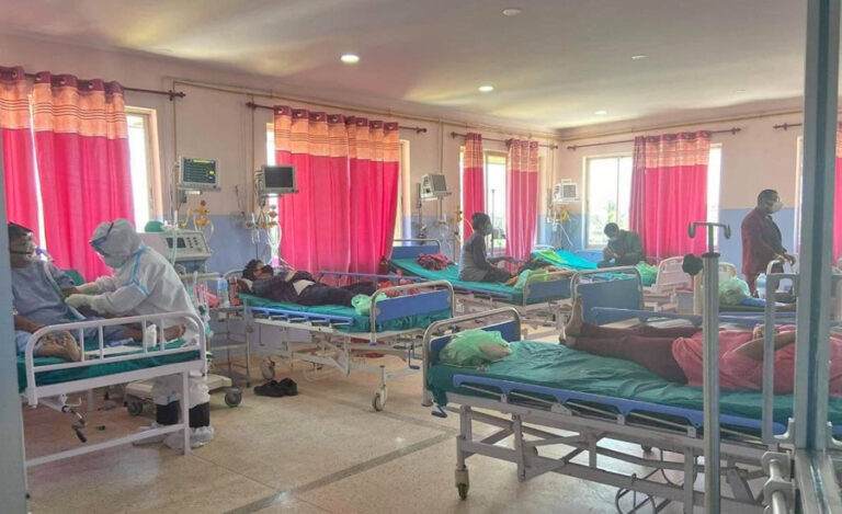 बेड पाउन पालो कुर्छन् कोरोनाका गम्भीर बिरामी