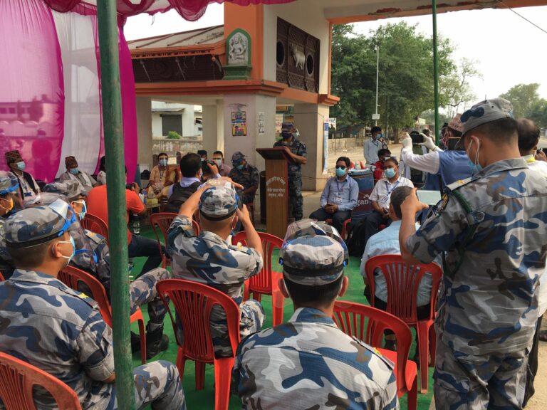 जमुनाह नाकामा सशस्त्र प्रहरी नायब महानिरिक्षक किशोर प्रधानद्धारा हेल्प डेस्कको अनुगमन