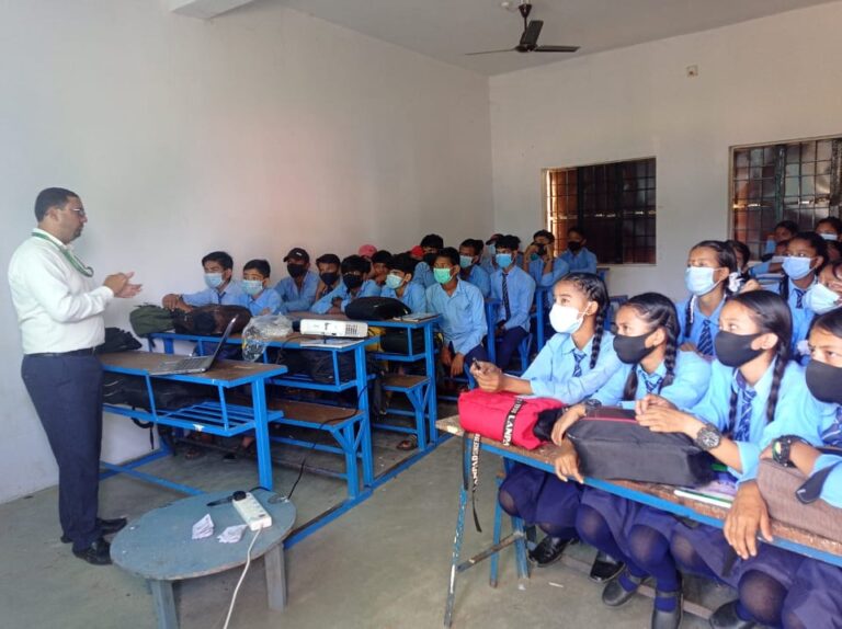 सांग्रीला डेभलपमेन्ट बैंकको वार्षिकोत्सवमा स्कूल र क्याम्पसमा वित्तीय साक्षरता