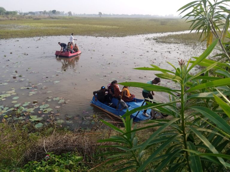 बढैयातालमा पिकनिक खानेको भिडभाड बढ्दै