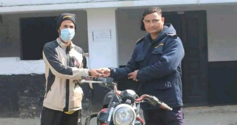 नेपालगन्ज वडा प्रहरीद्धारा चोरी भएको ४८ घण्टा भित्रै मोटरसाईकल फेला