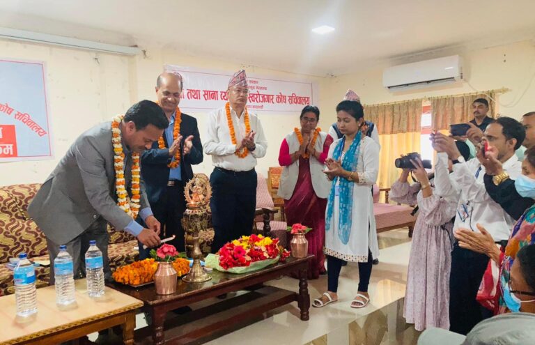 मन्त्री अथकद्धारा बाँकेका १ सय ३७ जनाको ब्याज अनुदान फिर्ता