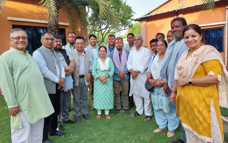 वडाअध्यक्ष पाठक सहित बहुमत वडा सदस्यहरू एमालेमा प्रवेश