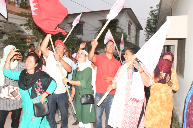दिपनगरमा एमालेको नाचगान सहित प्रचारप्रसार तिब्र (फोटो फिचरसहित)