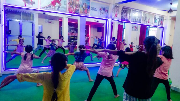 कोहलपुर कला केन्द्रमा धमाधम नृत्य प्रशिक्षण