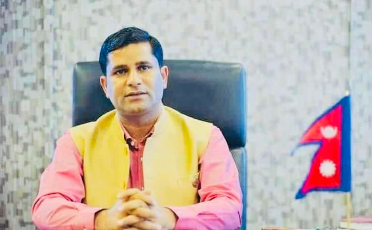 इम्बोस्ड नम्बर प्लेट र स्मार्ट लाइसेन्स बितरण बारे अध्ययन ः मन्त्री राई