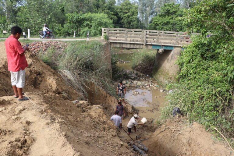 खजुरामा गाउँ नै डुवाउने गरि पेडारी नालामा दोहन
