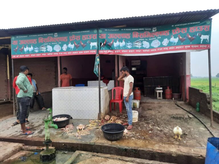 जिल्ला प्रशासनलाई कुखुरा व्यवसायीको ध्यानाकर्षण
