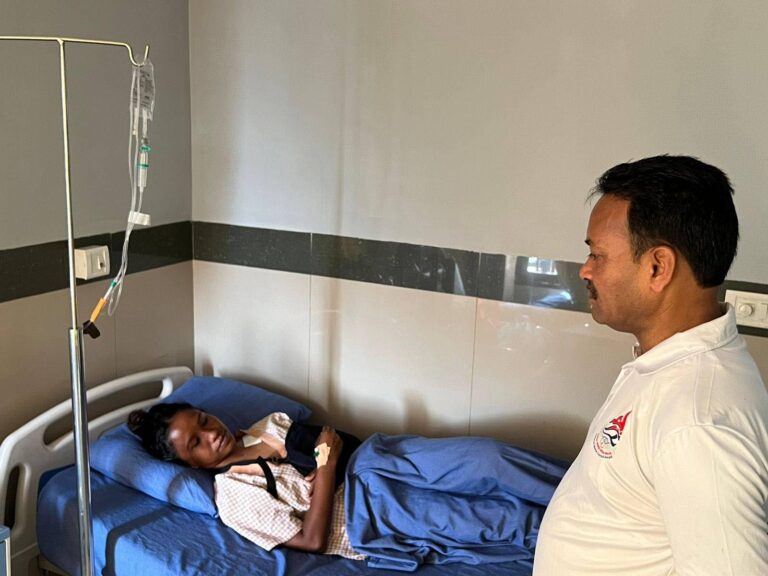रेणुकालाई भेट्न अस्पतालमा  : मन्त्री अथक