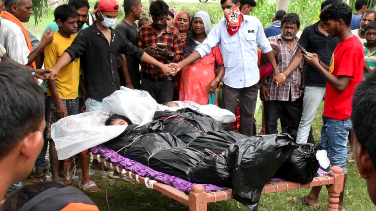 हत्या गरिएको गडरिया दम्पतीको एकै चिहानमा दाहसंस्कार