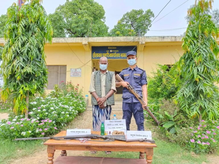 नरैनापुरमा अबैध कटुवा पेस्तोल सहित केवट पक्राउ