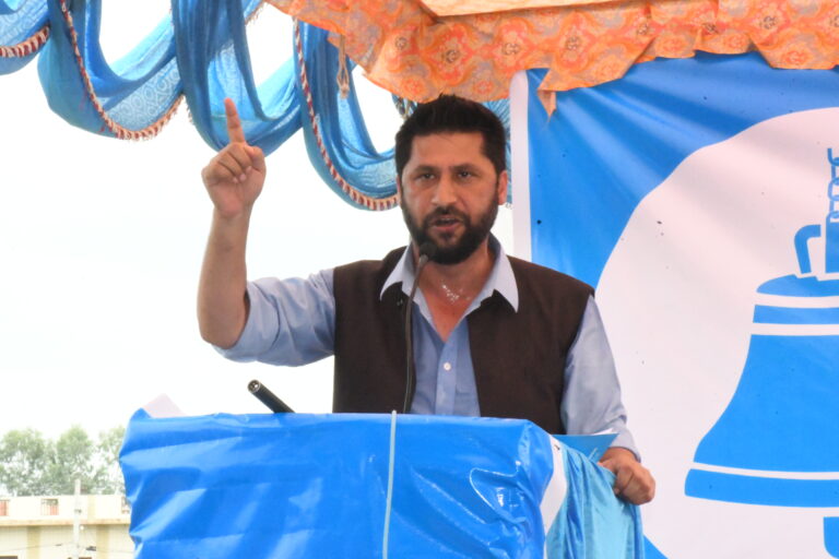 नेपाली जनताले राजनीतिको कोर्ष फेर्न आवश्यक छ : रबि लामिछाने