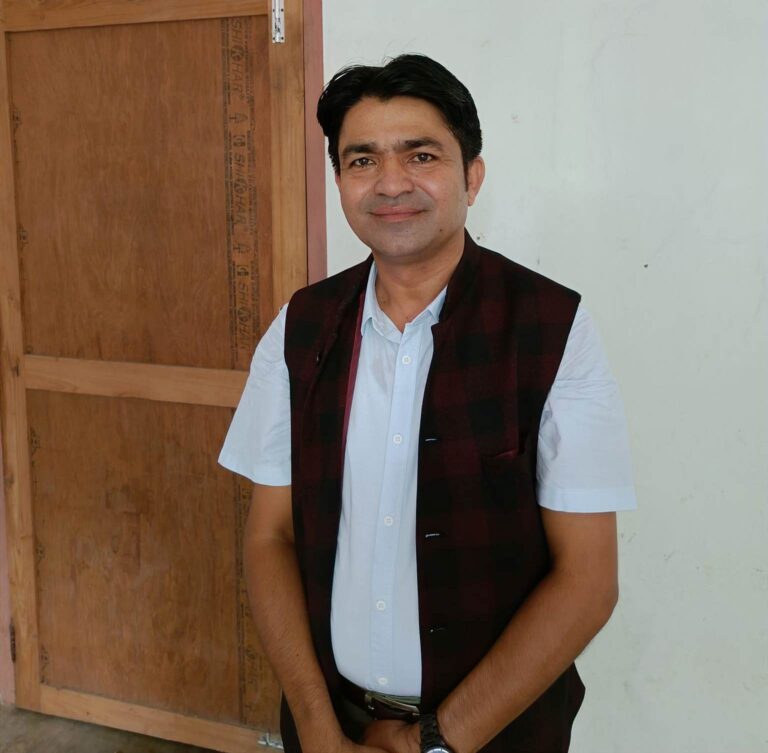 जनताका लोकप्रिय ‘रत्न खत्री’ को हुन ?