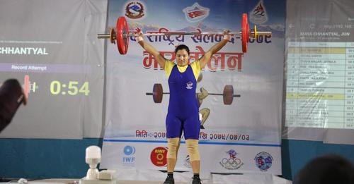 भारत्तोलनमा राष्ट्रिय कीर्तिमान बनाउँदै जुनमायाले जितिन् स्वर्ण