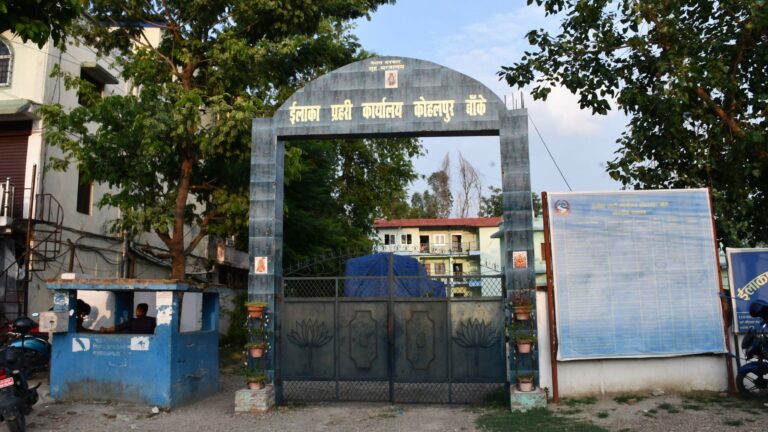 कोहलपुर प्रहरीद्वारा एक बालकको उद्दार