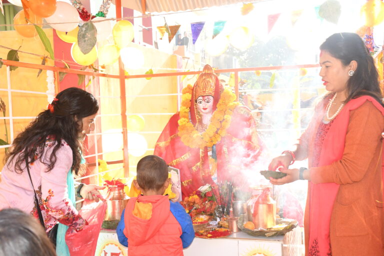 सगरमाथा स्कूलमा सरस्वती पुजाको दिन मुर्ति स्थापना