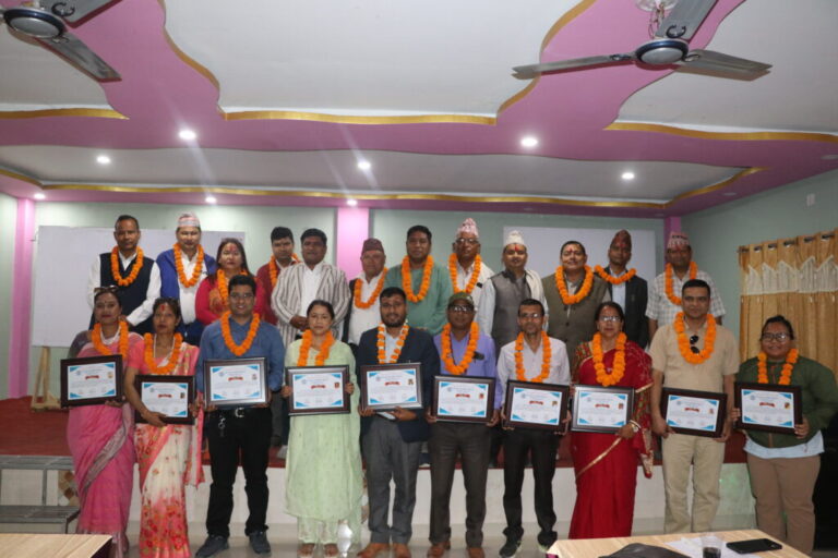 जनता मावि पुर्व विद्यार्थी समाजका नव निर्वाचितले लिए शपथ