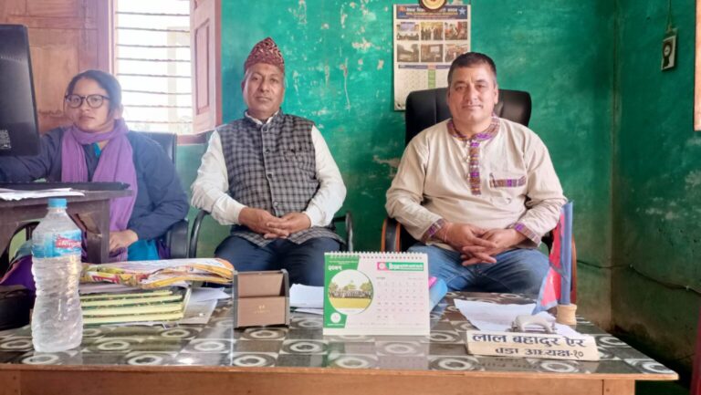 शुक्लाफाँटाका ४० परिवारको निःशुल्क स्वास्थ्य बिमा