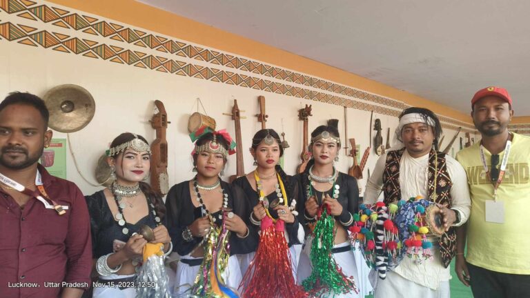 भारतको लखनउमा जनजाती भागीदारी उत्सवमा जनजातिहरुको दमदार प्रस्तुती