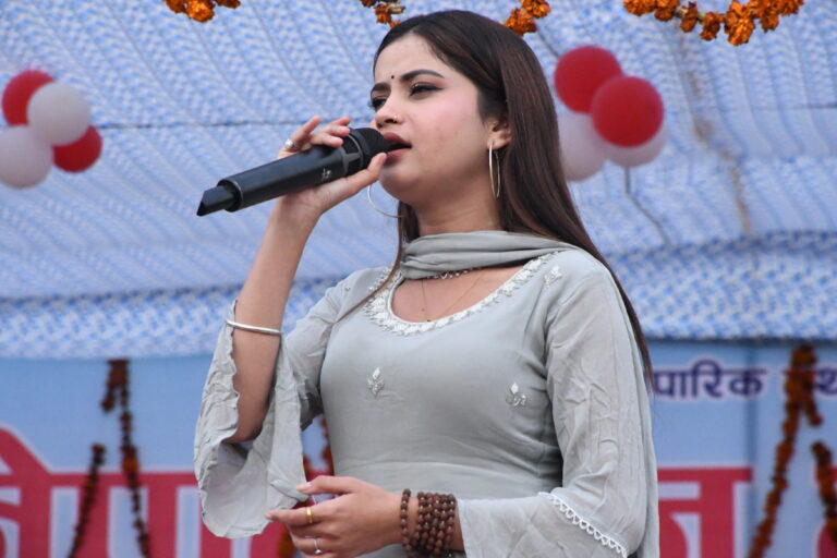 एलिना चौहानको धोके बाज गितको प्रस्तुतीसंगै तातियो नेपालगन्ज महोत्सव