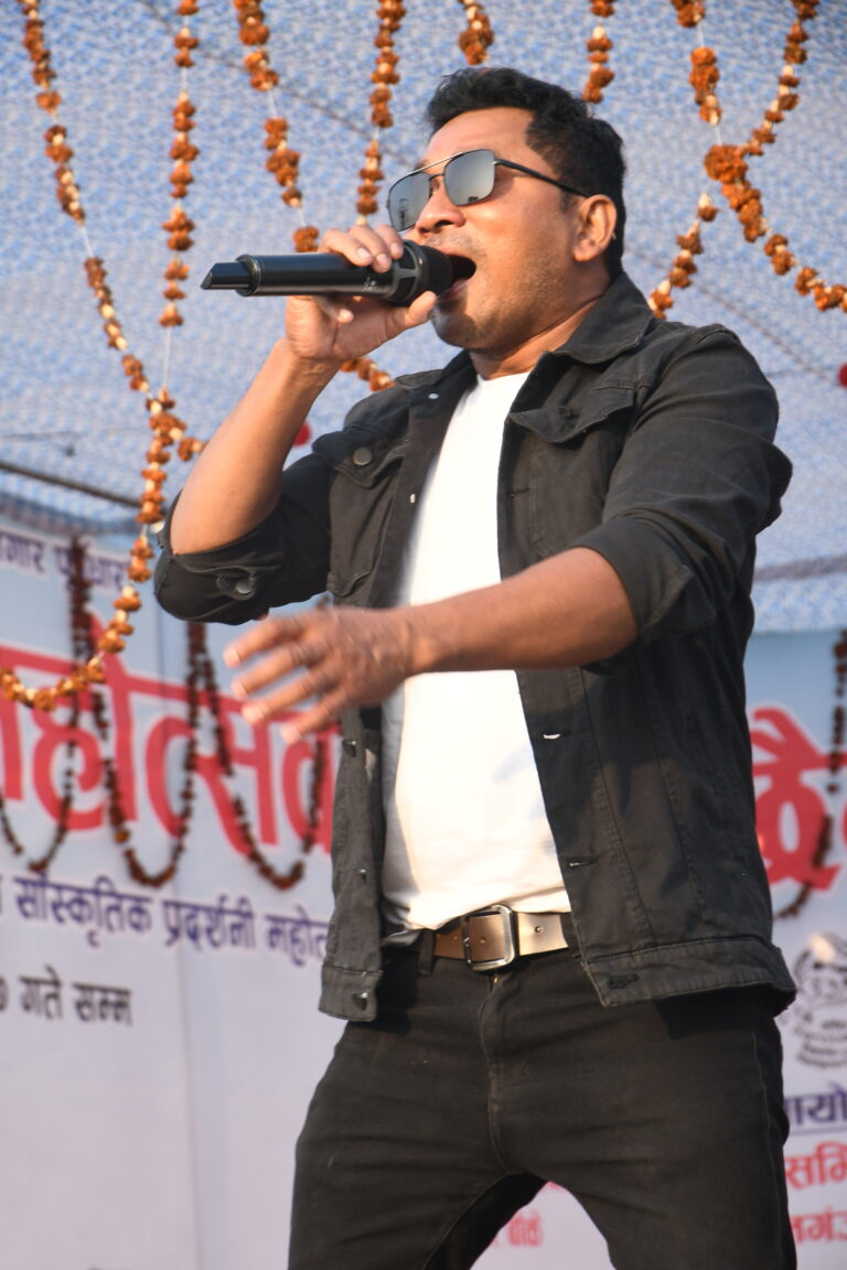 चर्चित गायक श्रीनिवासले “प्यार भईलका पागल बनी तोहार प्यारमे” गाएपछि
