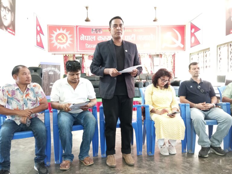 सोमवार खजुरामा अन्तर मावि महिला पुरुष १५०० मिटर दौड प्रतियोगिता हुँदै