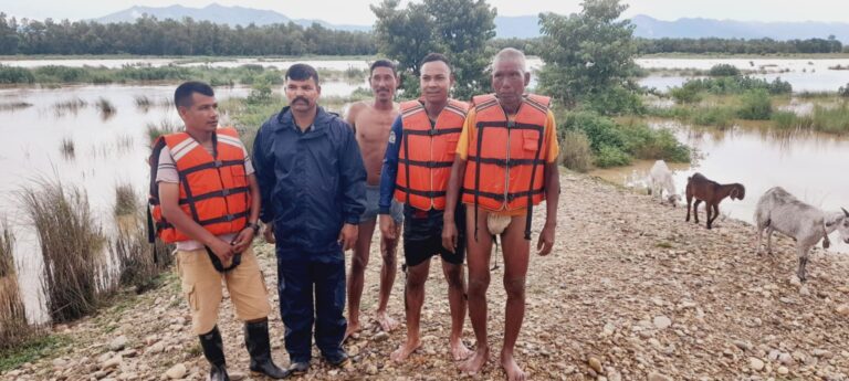 राप्ती नदिमा आएको बाढीले खतराको चिन्ह पार गर्यो, नदि आसपासका बस्तीलाई सतर्क हुन आग्रह