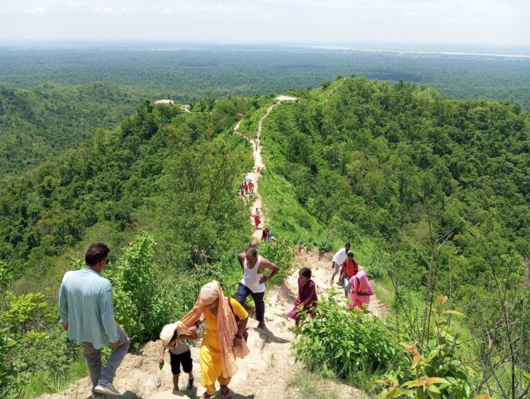 सन्तानेश्वर मन्दिर पूर्वाधार विकासको पर्खाइमा