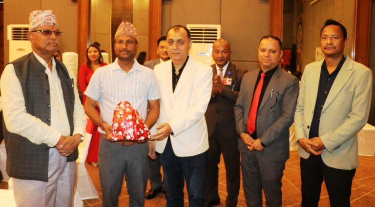 जोङ्ग नेपालगञ्ज क्यासिनोद्वारा ५६ जनाले गरे रक्तदान
