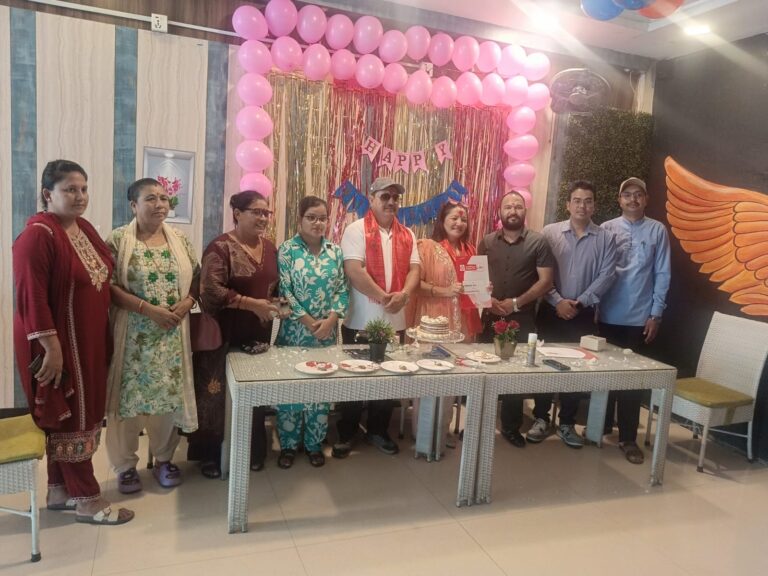 जन्मदिनको अवसरमा १५ लाखको जीवन बिमा पोलिसी उपहार