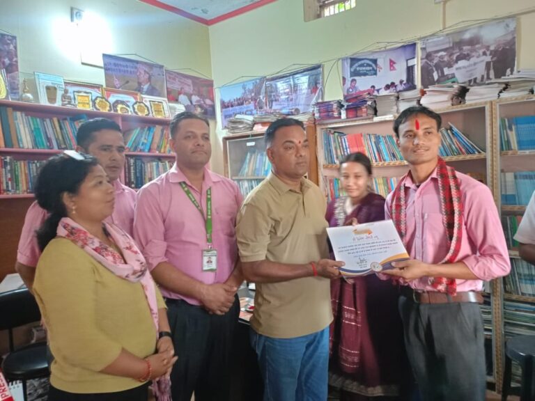 पुस्तकालय दिवसको अवसरमा उत्कृष्ट पाठकलाई सम्मान