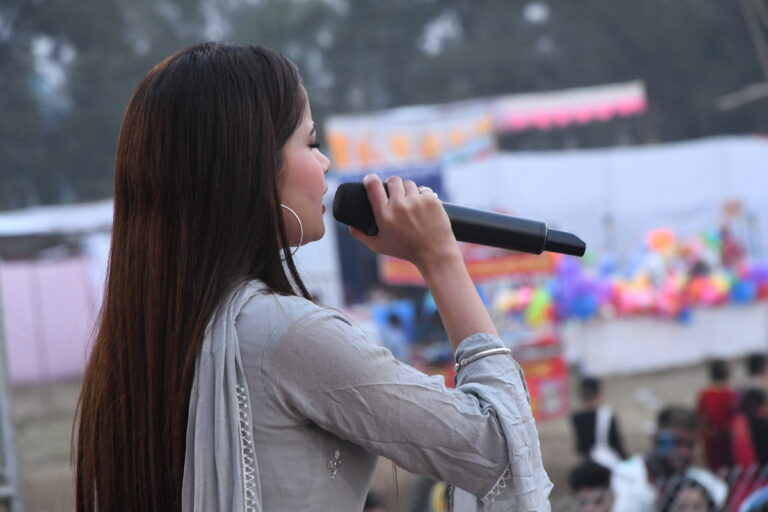 नेपालगन्ज महोत्सवमा आज एलिना चौहानको धोकेबाज र कट्टा हान्दिन्छु गुञ्जिने