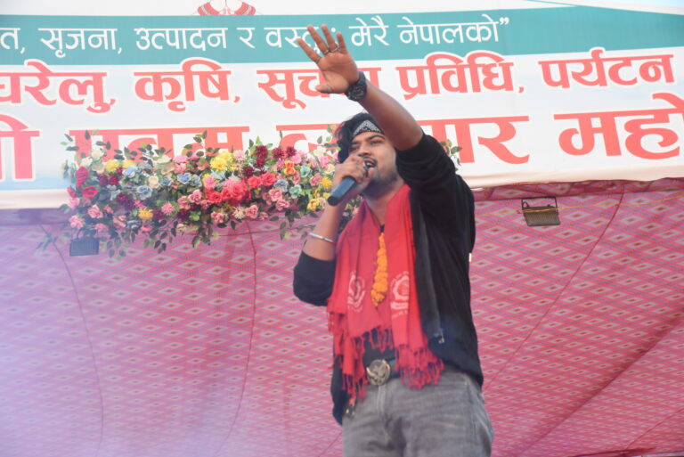 नेपालगन्जमा तानातान भो हानाहान भो मा झुमे दर्शक