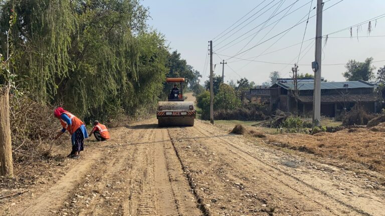 ७ वर्ष मौन, चुनावअघि सडकमा मेसिन : डुडुवा गाउँपालिकामाथि पारदर्शिताको प्रश्न