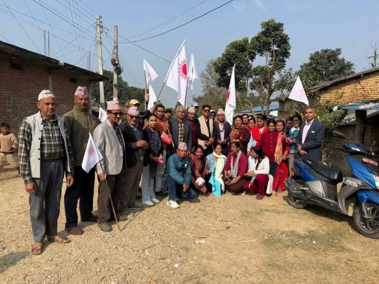 सूर्य ढकाल घरदैलो अभियानमा सक्रिय, स्थानीयसँग प्रत्यक्ष संवाद !