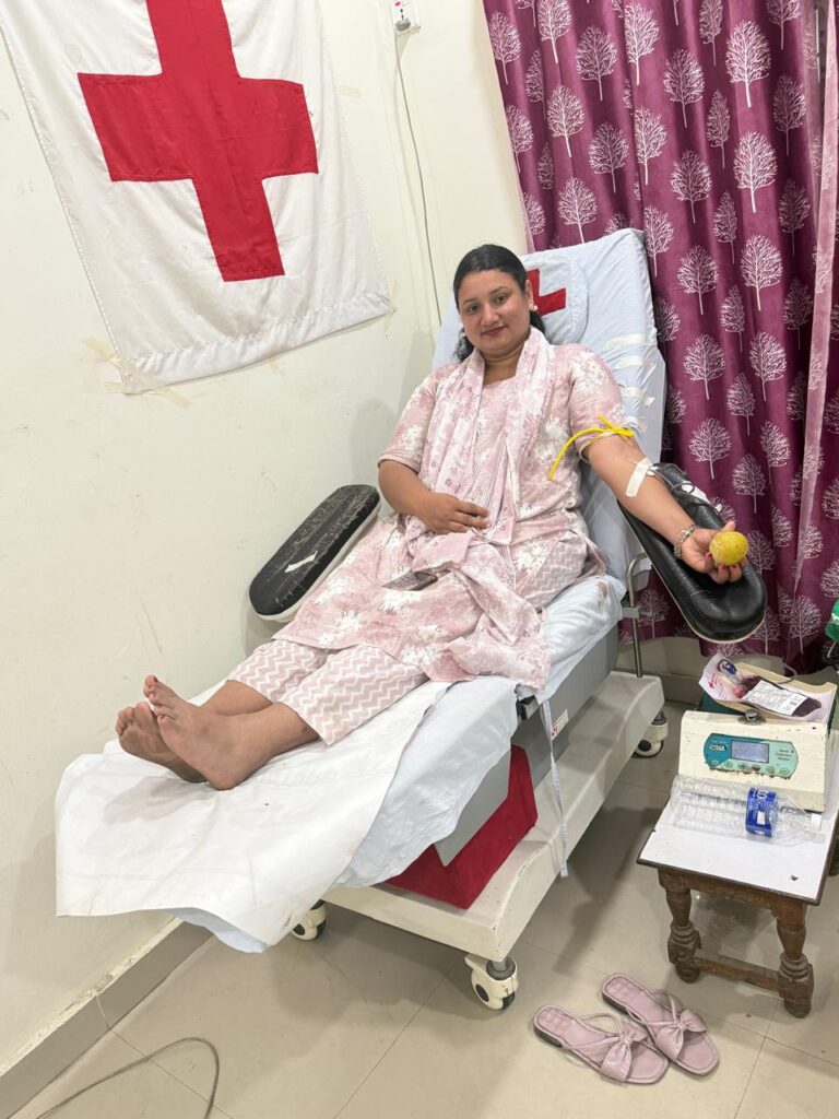 जन्मदिनको अवसरमा रक्तदान, रगतको अभाव हुँदै