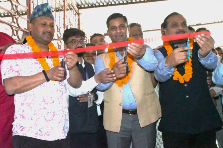 मालपोतमा ‘नागरिक सहायता कक्ष’, इस्तियाकले चुनावी वाचा पुरा गर्दै