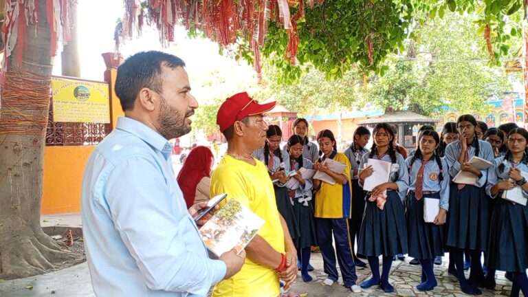 मुनतारा ई.मि. स्कुल राँझाका विद्यार्थीद्वारा बागेश्वरी मन्दिर तथा गुम्बा अवलोकन भ्रमण