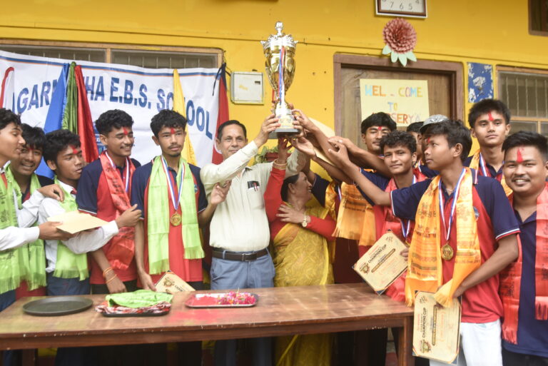 ३२ टिमलाई पछि पार्दै सगरमाथा स्कुलले उचाल्यो अन्डर–१८ च्याम्पियन कप, खेलाडी सम्मानित
