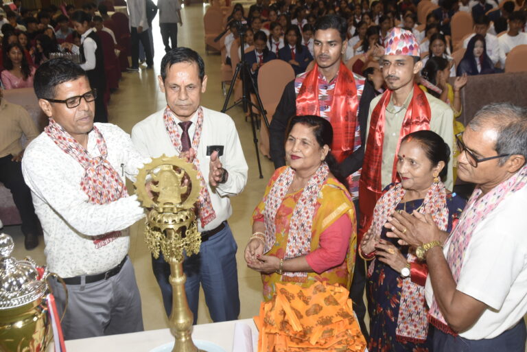 सगरमाथा स्कूलमा अध्ययनरत कक्षा ११ का विद्यार्थीलाई साँंस्कृतिक कार्यक्रम सहित भव्य स्वागत