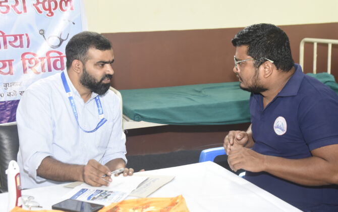 सगरमाथा इङ्गलिस बोर्डिङमा अभिभावकका लागि निःशुल्क स्वास्थ्य शिविर